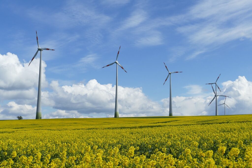 Windenergie Windkraft Landschaft sonniger Tag Sommer Nachhaltige Energieerzeugung Ein kurzer Überblick